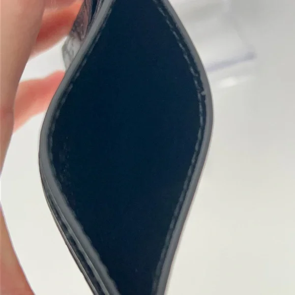Gucci Embossed Black Card Holder Like New! - Picture 7 of 13